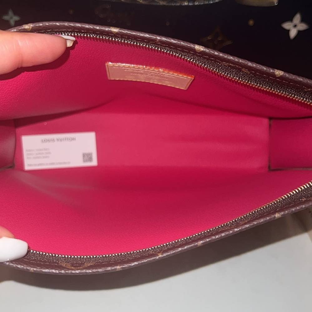 🎉🎉SOLD🎉🎉New LOUIS VUITTON x TAKASHI MURAKAMI 2025 LARGE Toiletry Pouch - Picture 6 of 11